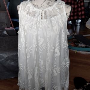 Lane Bryant 16 lace no sleeve blouse